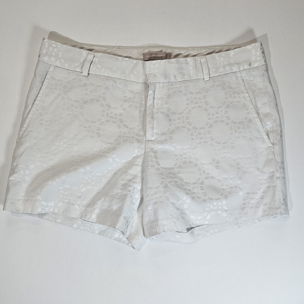 Banana Republic Jacquard Shorts Womens Size 10 White Textured Geometric Bermuda - Picture 1 of 6
